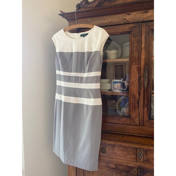 Lauren Ralph Lauren Grey and White Cap-Sleeved Dress - Picture 2 of 11